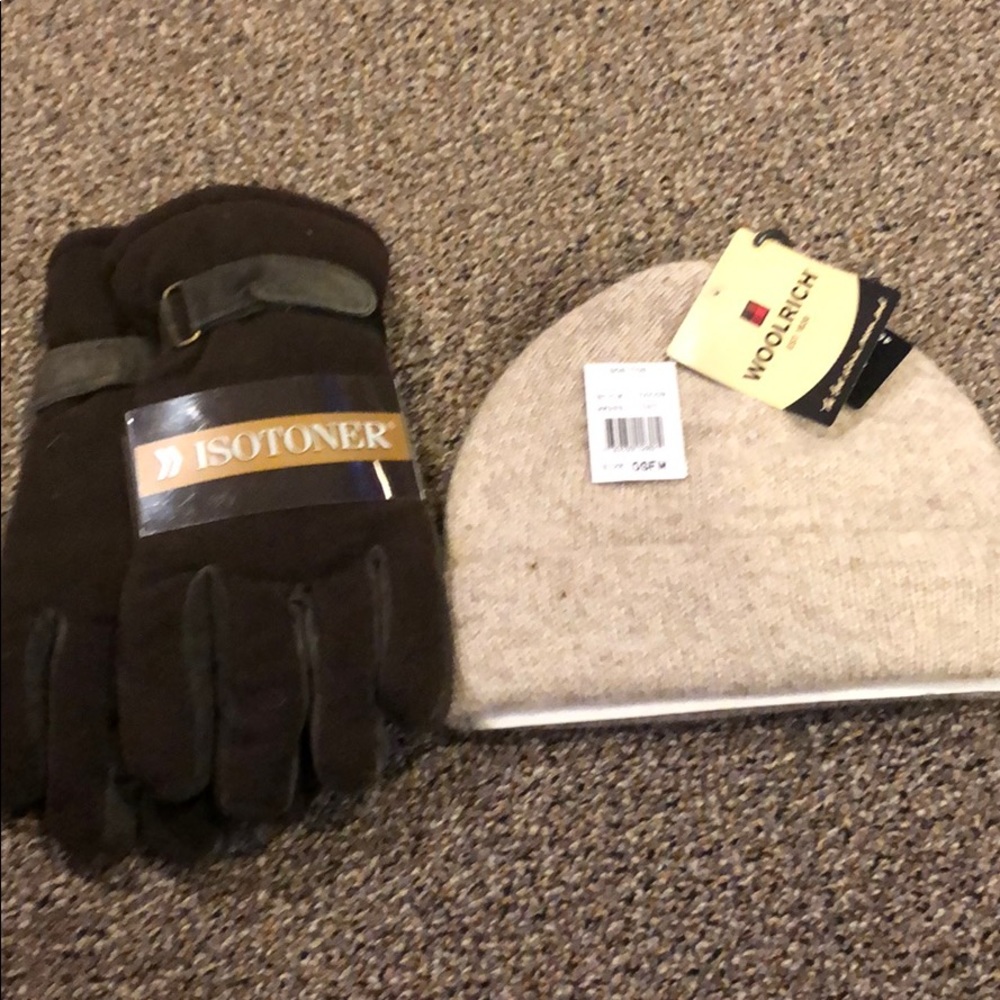 Men’s wool rich knit cap and brown Isotoner gloves